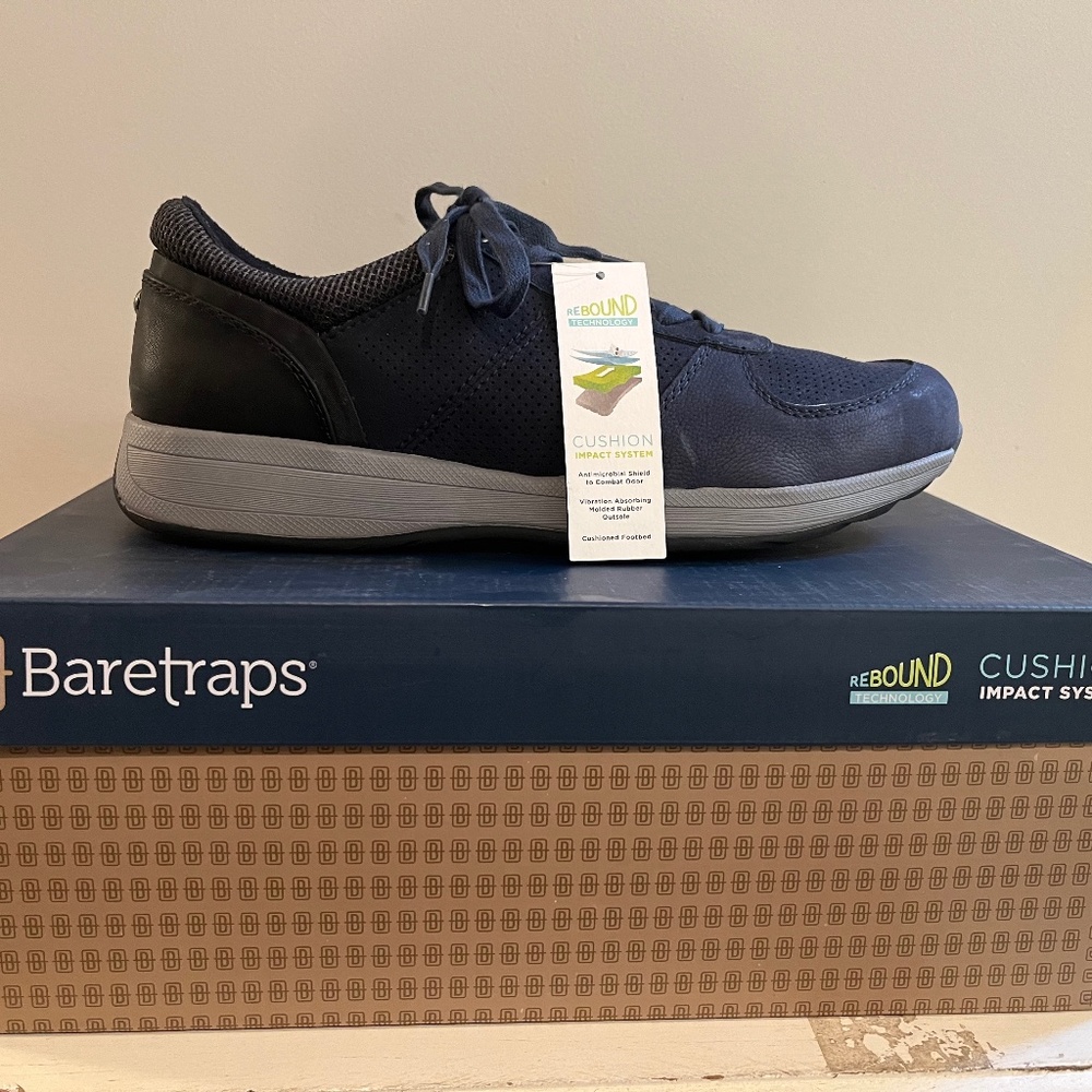 BARETRAPS Easton Is A Sport Casual Lace-Up Sneaker (Men)